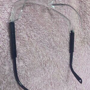 Safety Glasses with Transparent Lenses and Black Legs - Durable